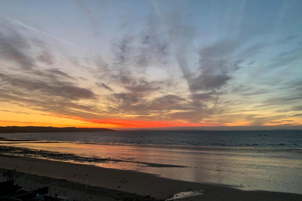 Dolphins Apartment - Spectacular Sea Views Saundersfoot Eksteriør bilde